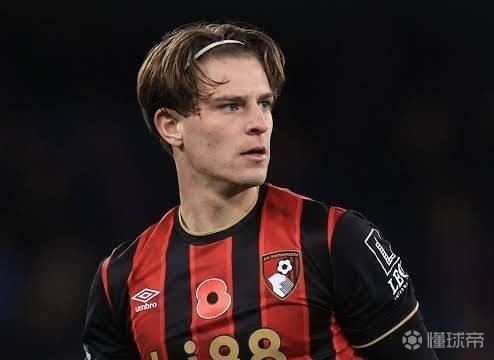 天空：伯恩茅斯中场斯科特值得入选英格兰队，他应参加世界杯