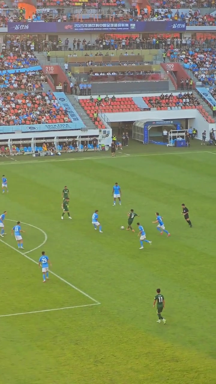 国产第一中锋的价值实拍张玉宁几乎一己之力助国安扳回一球